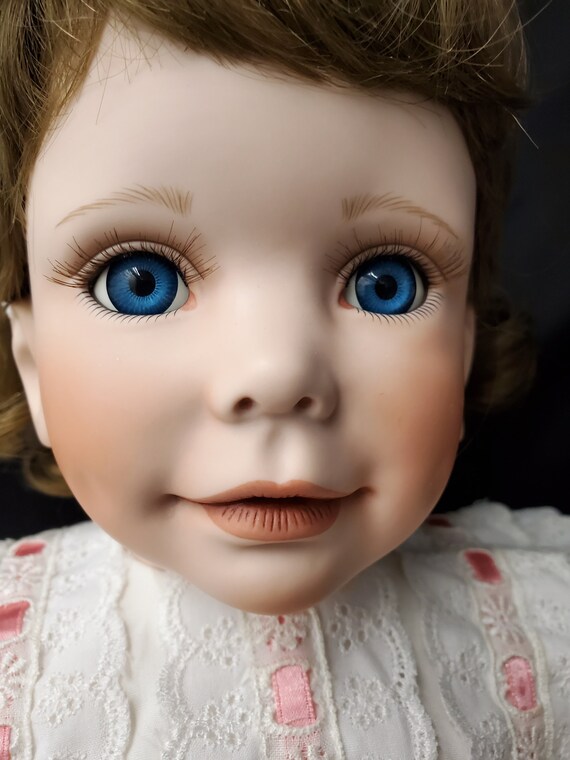 world gallery dolls and collectibles