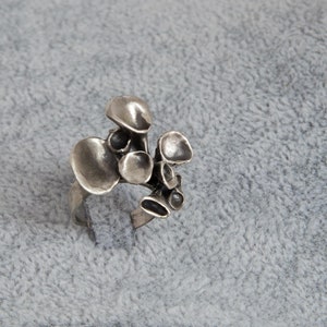 Ring by Hannu Ikonen, reindeer moss, adjustable, 925 silver, Atelier Varo Koru Finland, jewelry, manufactory, handmade, artful, #01_2