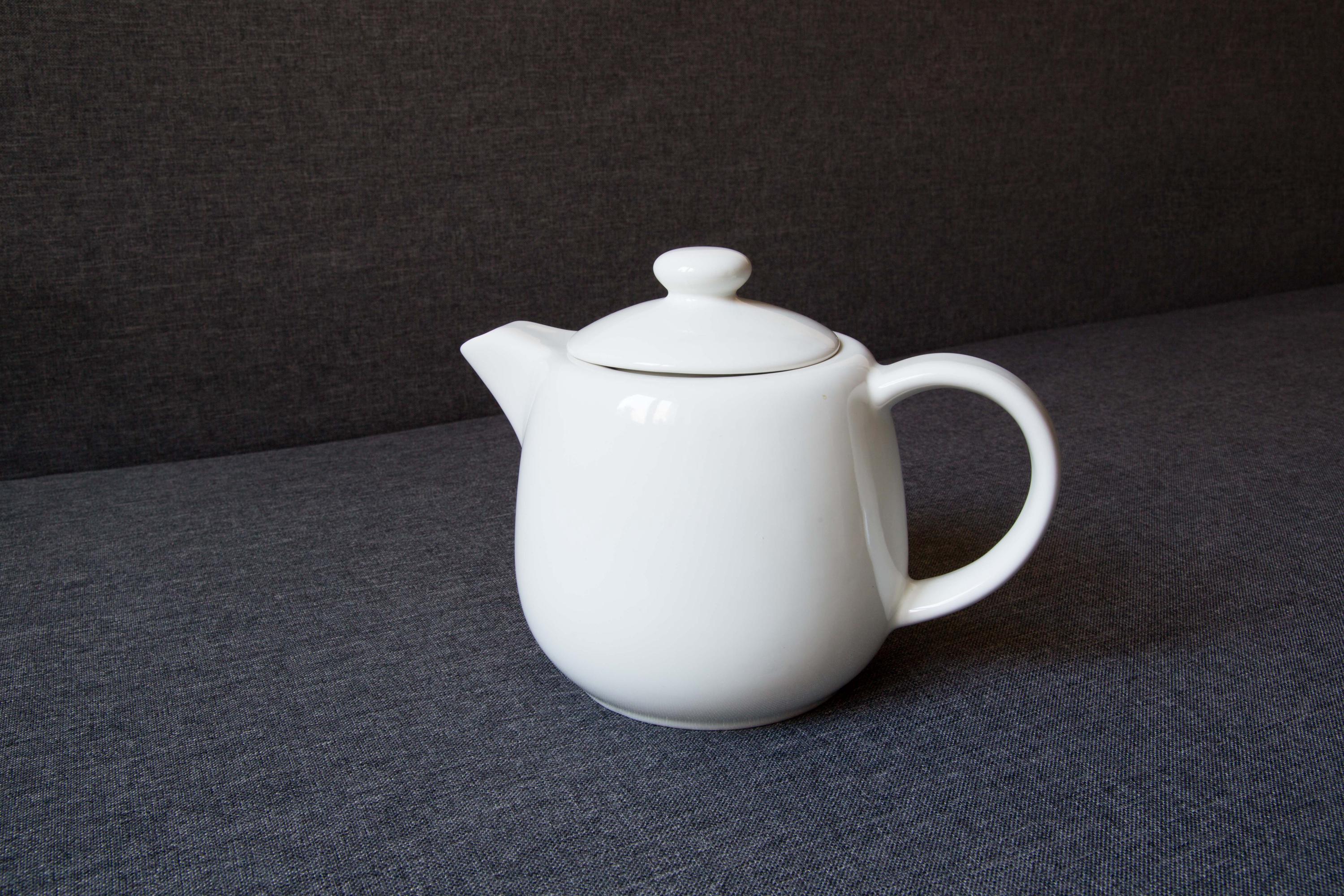 Teekanne von IKEA, klassisch Formschön, Porzellan, Kaffeekanne, 1200 ml