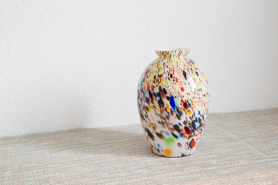 Murano Glass Sommerso Bunt gesprenkelte Opalglas Vase Glasvase Italienisch // Colorful speckled opal glass vase Italian design