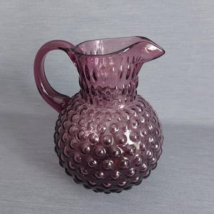 Hobnail glass jug, jug, bubbles, bobbles, design, violet, high-quality glassworks manufacture, jug vase, vintage, 1000 ml