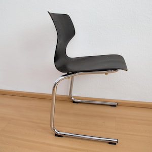 Vintage Chair Minimalistic Cantilever Design by Flötotto // Designer Stuhl Minimalistisch Freischwinger Design by Flötotto