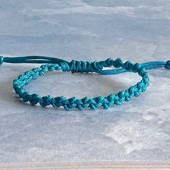 Handmade Macrame Friendship Bracelet: Adjustable Nylon Wristband