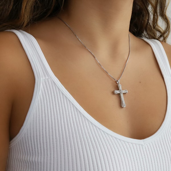 Cross .925 Sterling Silver Cubic Zirconia Necklace, box Chain
