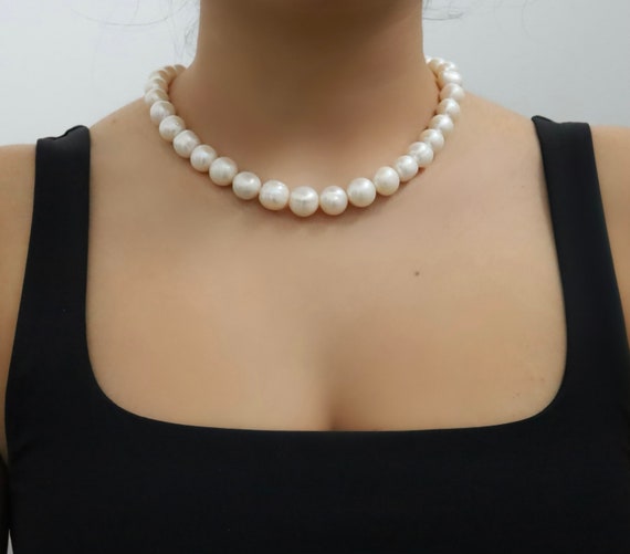 Pearl bead necklace - 54 costume jewellery (fake pearls - not real pearls)