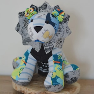 Baby’s Weight*Keepsake lion- Upcycled from your own fabric, sweaters, sleepers, baby clothes, baby blankets,… Baby’s birth weight at birth.