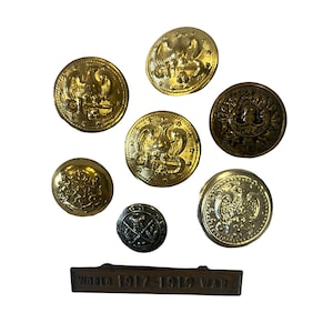 World War 1917-1919 Pin and Button Lot
