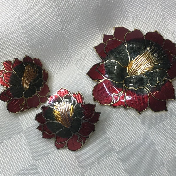 Stunning brooch set and golden partitioned flower earrings enamelled Burgundy anthracite and orange.