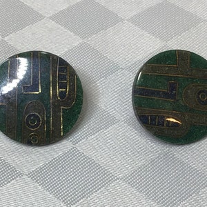 Lee sands. Stunning earrings with abstract designs in three shades of green and gold.