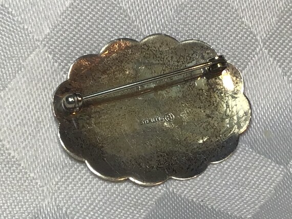 Silver .925. Very pretty little engraved brooch w… - image 3