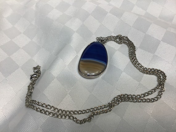 Très joli collier chaîne argentée avec pendentif … - image 4