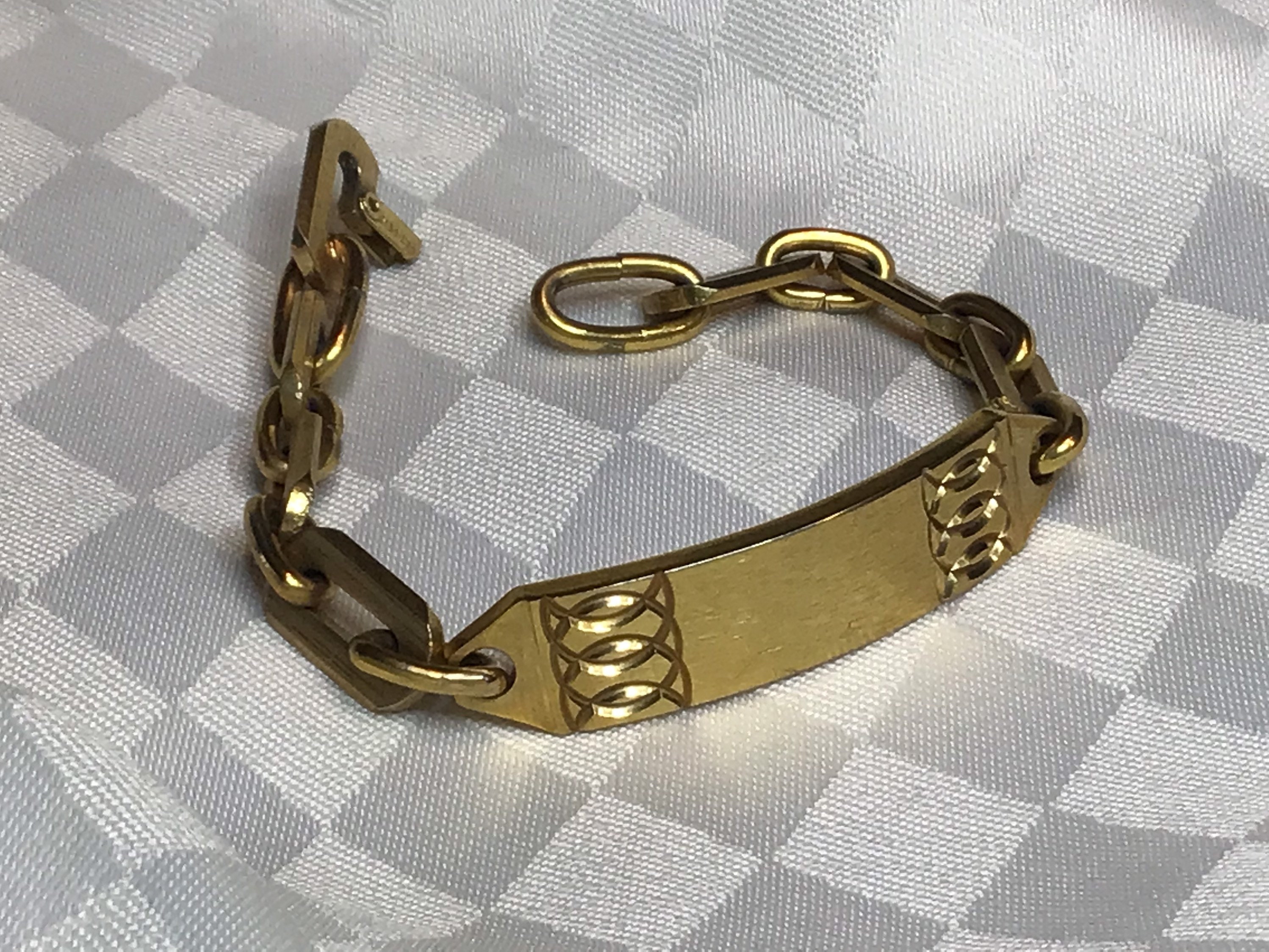 Swank. Stunning Golden ID Bracelet for Men With Diamond Cut -  Denmark