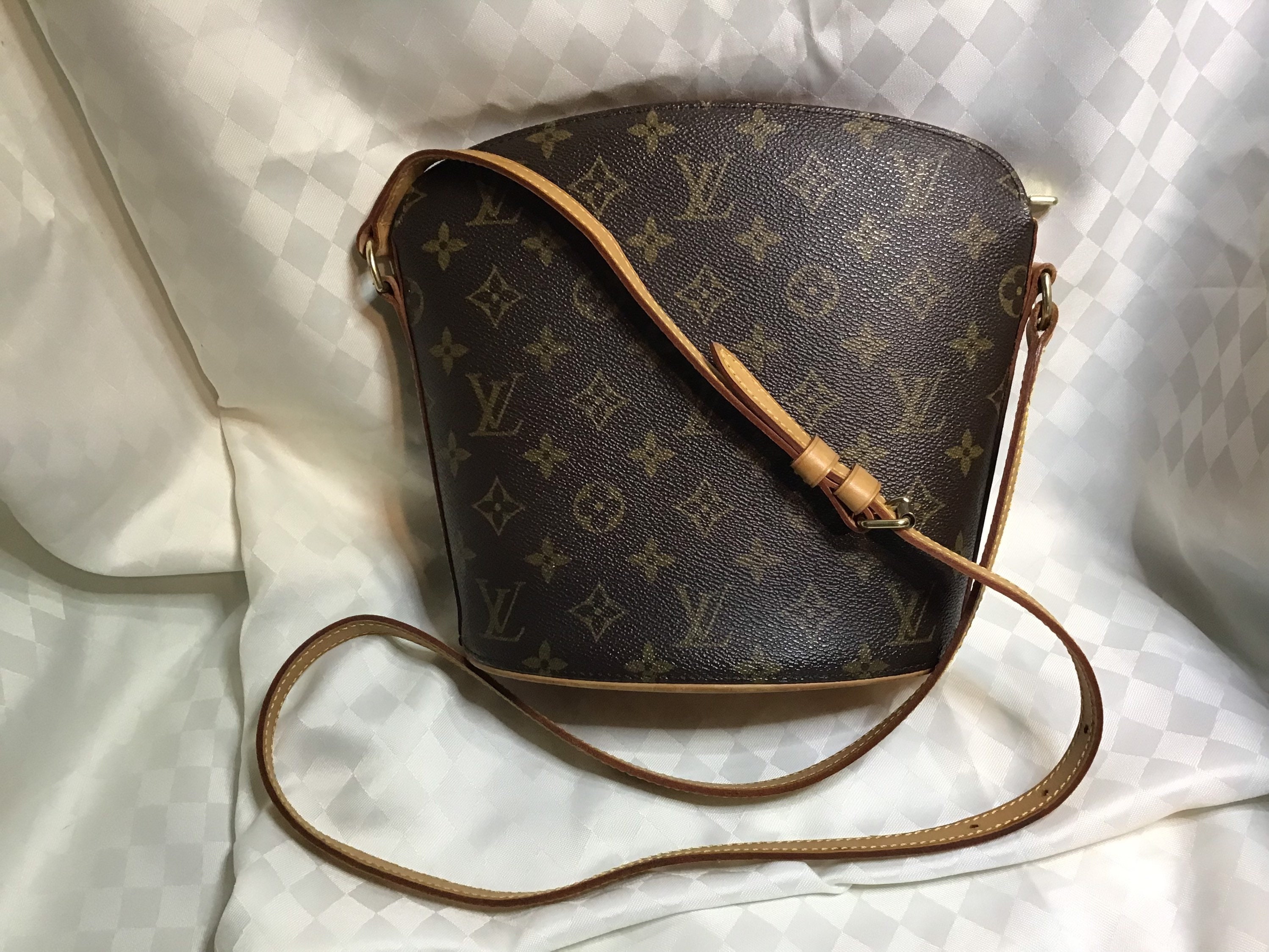 Sac Neverfull de Louis Vuitton comment repérer une contrefaçon #12 Sac Neverfull de Louis Vuitton comment repérer une contrefaçon