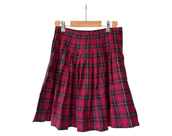 Red Tartan/ Pleaded / Checkered Liz Claiborne Petite Above the Knee Skirt. Size 8