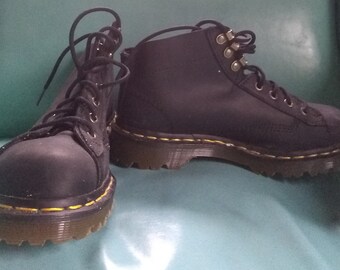 black doc martens size 5