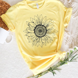 Sunflower t shirt, sunflower graphic tee shirt for women,  Cute sunflower summer shirt , Plus size sunflower tshirts, Trendy sunflower tees