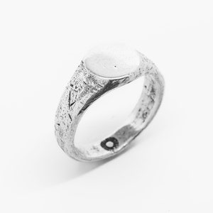 Textured Signet Ring – 925 Sterling Silver, Rustic Handmade Jewelry, Minimalist Engraved Ring for Men & Women