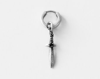 Orecchini pendenti con ciondolo a spada in zaffiro nero, Gladius Charm di Merchants of the Sun, orecchini pendenti unisex, orecchini pendenti in argento sterling 925