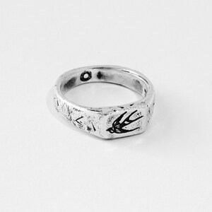 Swallow Signet