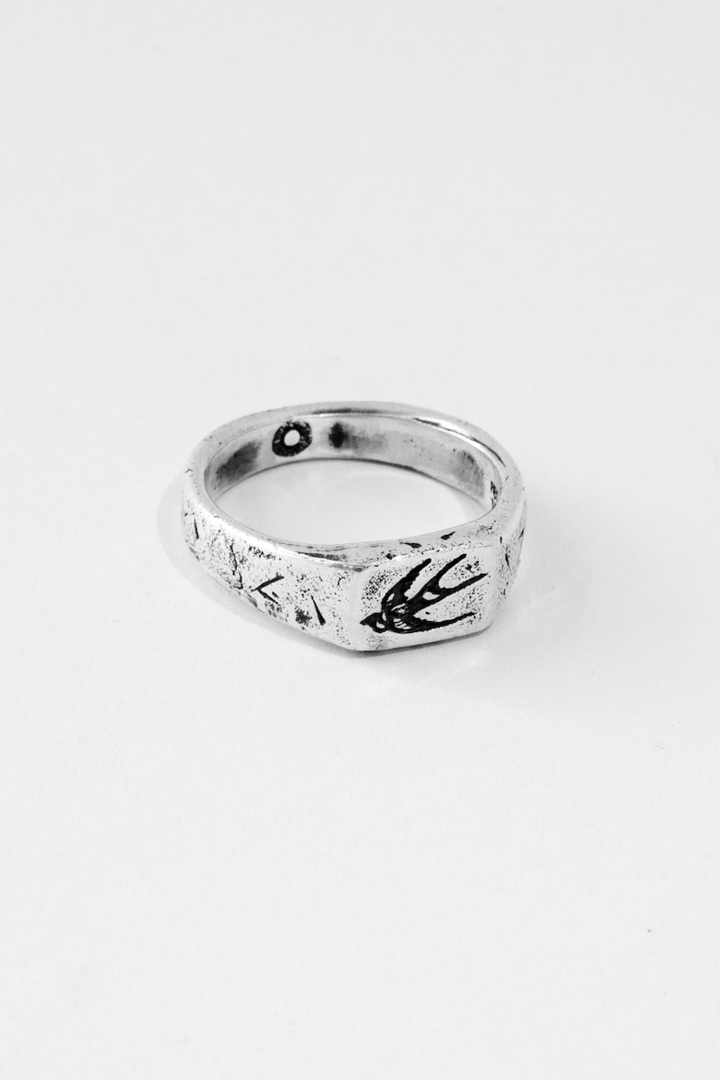 Swallow Signet