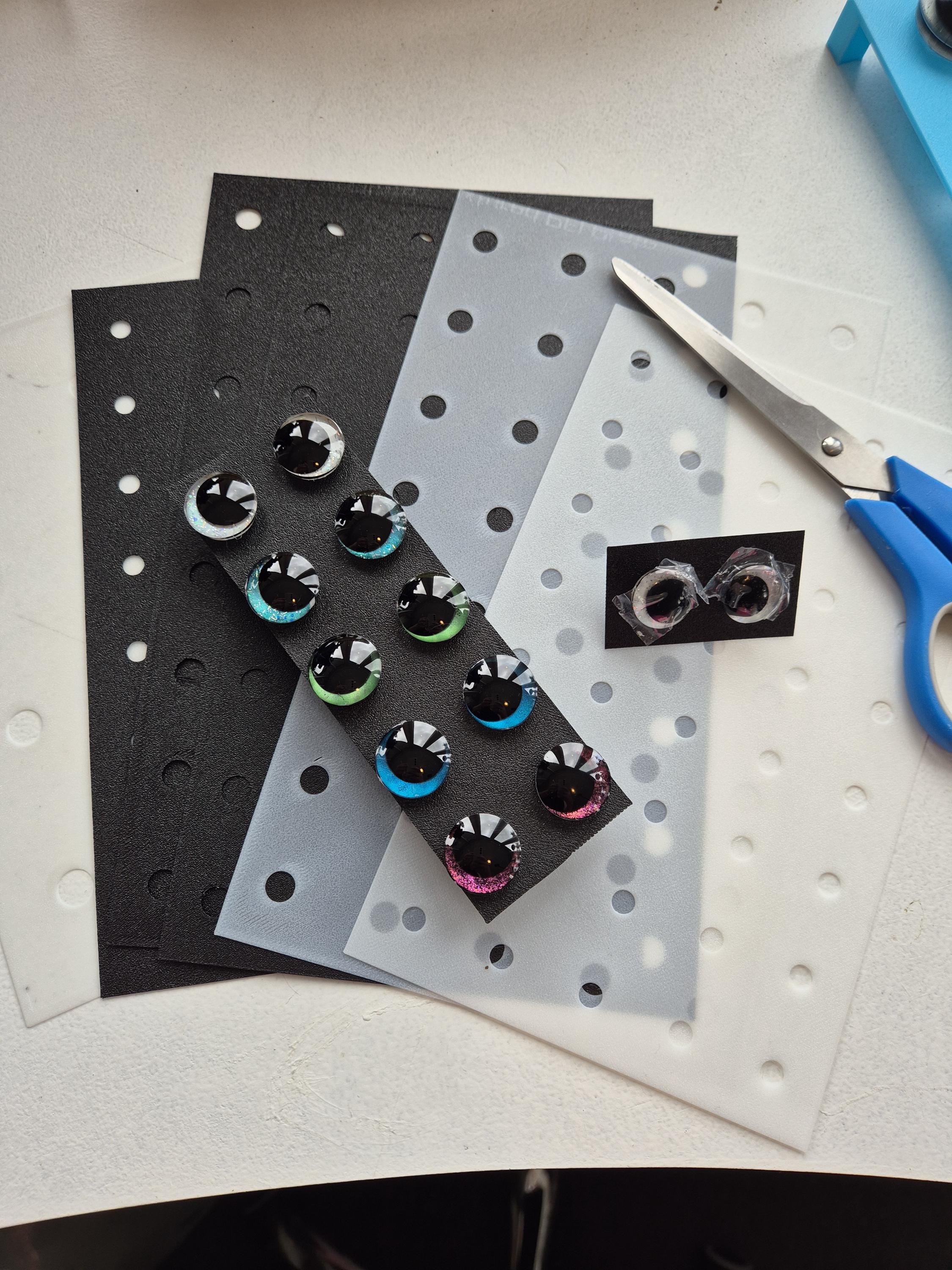Safety eye holders packaging storage sinker crochet handpainted 3d printed