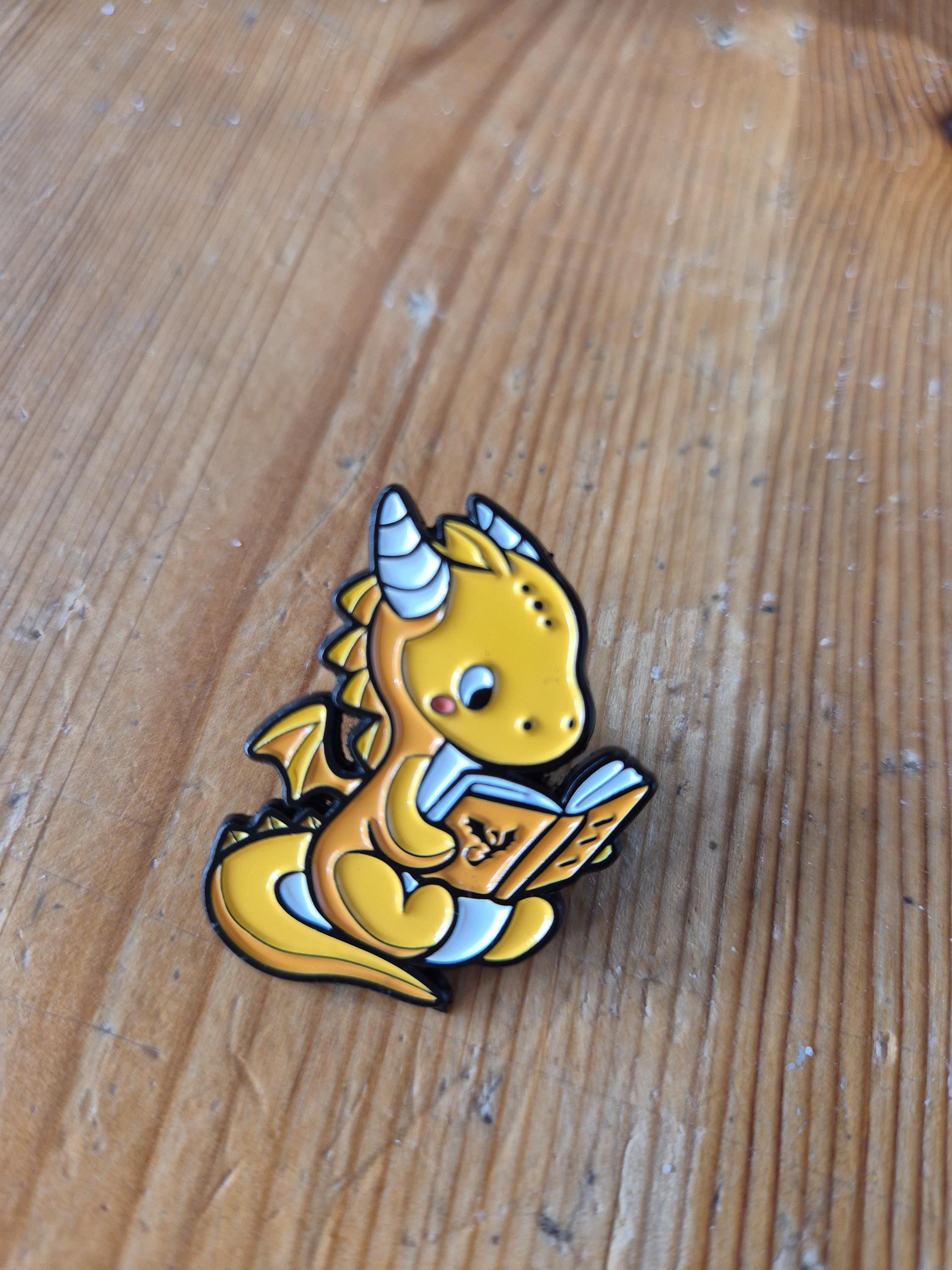 Dragon pin brooches Andarna Tairn Fourth Wing gold dragon black dragon - Thumbnail 2