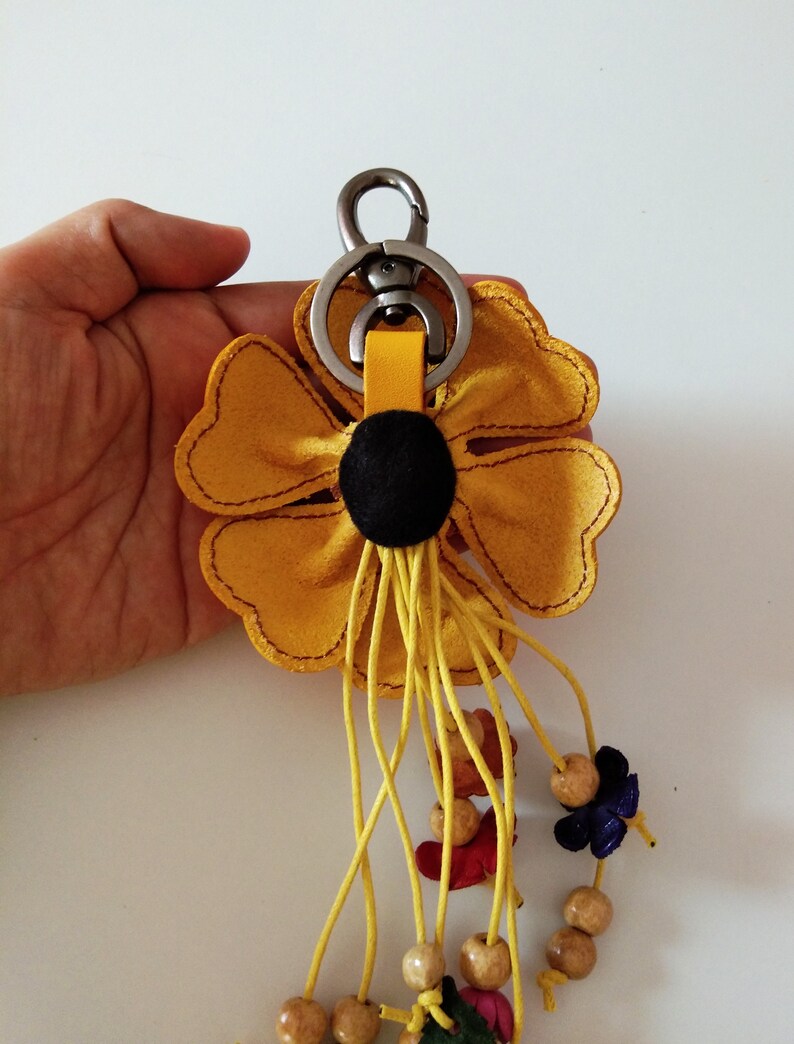 Genuine Leather Flower Keyring yellow Women Hook Handcraft Bag Purse Handbag Zipper Charm Accessories Floral Hook Real Leather Purse Charm