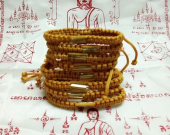 50 sztuk brązowych sznurków, tajskich bransoletek z amuletem, ze świętej nici: opaska na nadgarstek przynosząca szczęście i bogactwo