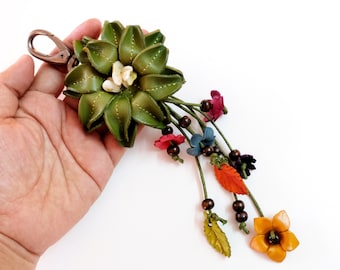 Grüne handgemachte Leder Blumen Schlüsselanhänger: Blumen Geldbörse Charme
