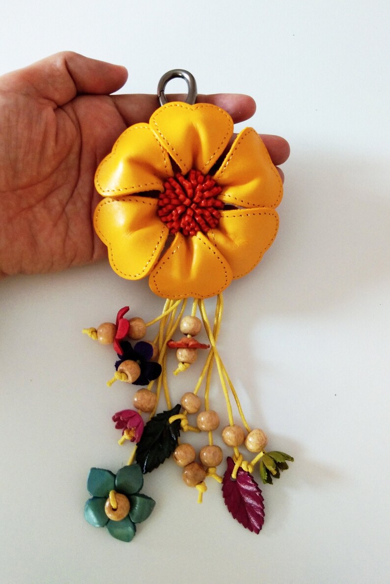 Genuine Leather Flower Keyring yellow Women Hook Handcraft Bag Purse Handbag Zipper Charm Accessories Floral Hook Real Leather Purse Charm