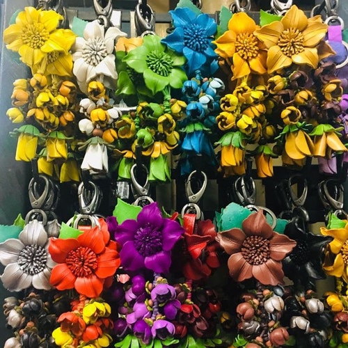Portachiavi all'uncinetto: fiore elegante - Donna - Accessori - di