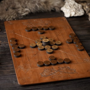 Hnefatafl &quot;HELM OF AWE&quot; wooden board game , handmade hnefatafl, viking chess, engraved hnefatafl, ancient board games, custom made games