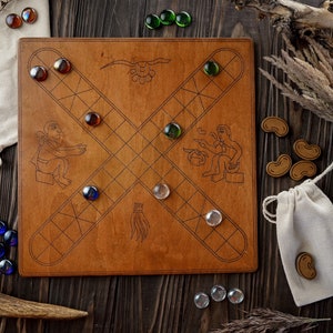 Patolli board game, ancient american board game, aztecan board game