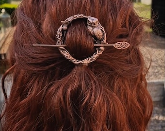 Horquilla de cobre electroformado con forma de búho – Diseño boscoso