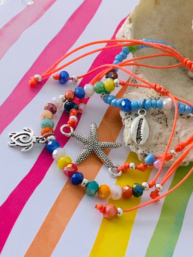 MDL13022 Starfish Bracelet Summer Turtle Cowrie Set Seed Beads Gold Details Elastic Adjustable Cord Macrame Closure Mar De Luna Designs