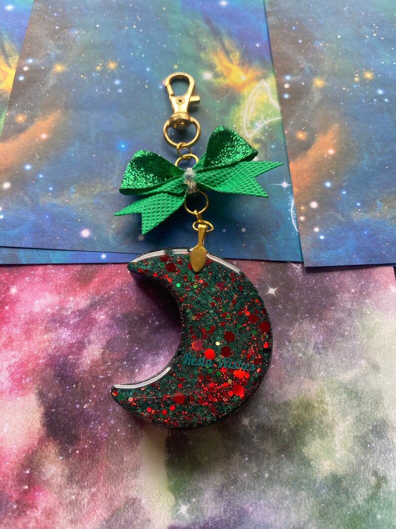 Festive Moon Bow Present Keychain