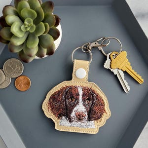 Llavero realista de Springer Spaniel Inglés: llavero bordado o dije para bolso, gran regalo para amantes de los perros