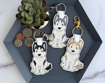 Llavero de husky siberiano bordado / Llavero o dije para bolso hecho a mano / Gran regalo para dueños de mascotas