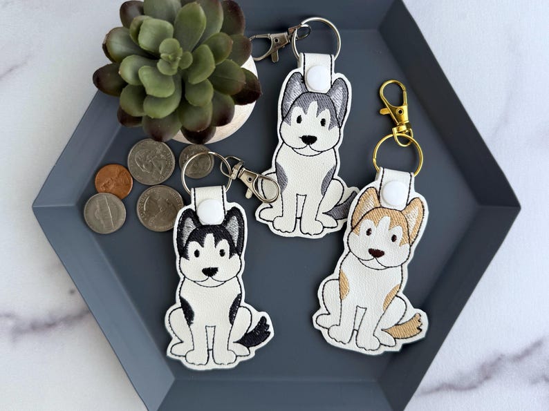 Embroidered Siberian Husky Keychain | Handmade Key Fob or Bag Charm | Great Gift for Pet Parent image 1