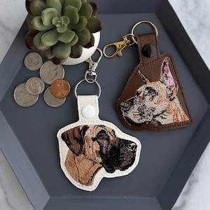 Llavero realista de gran danés cervatillo / Llavero bordado a mano o dije para bolso / Regalo para dueños de mascotas o amantes de los perros