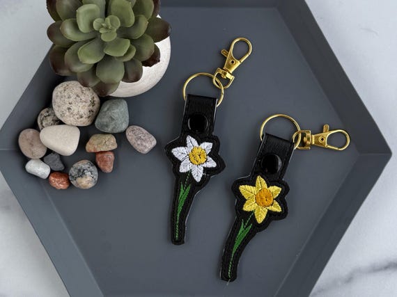 March Birth Flower Keychain | Embroidered Daffodil or Jonquil Flower Keyfob or Bag Charm | Great gift for Mom