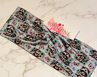 Diadema con estampado de mapaches, mariposas y margaritas: suave y elástica.
