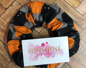 Black cats and pumpkins scrunchie- Halloween- black cat- pumpkin- scrunchie-scrunchies- hair ties- hair accessories-handmade