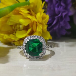 Anillo de zafiro verde de talla cojín de 2,8 quilates, hermoso anillo de compromiso con halo para mujer, acabado en oro blanco, plata de ley 925, anillo de aniversario