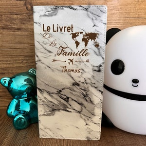Protège Livret de Famille Personnalisé Marbre Blanc, Etui livret de Famille 100% Personnalisable, Pochette Made in France. Idée Cadeau Noë