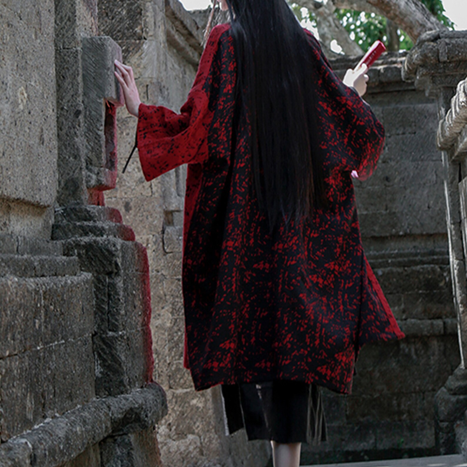 red and black hanfu