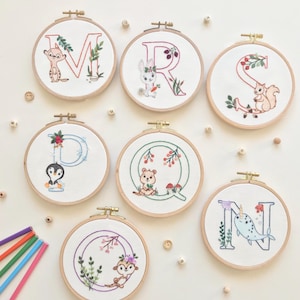 Arte con bastidor de bordado, decoración para habitación de bebé, nombre de bebé personalizado, letra de bebé personalizada