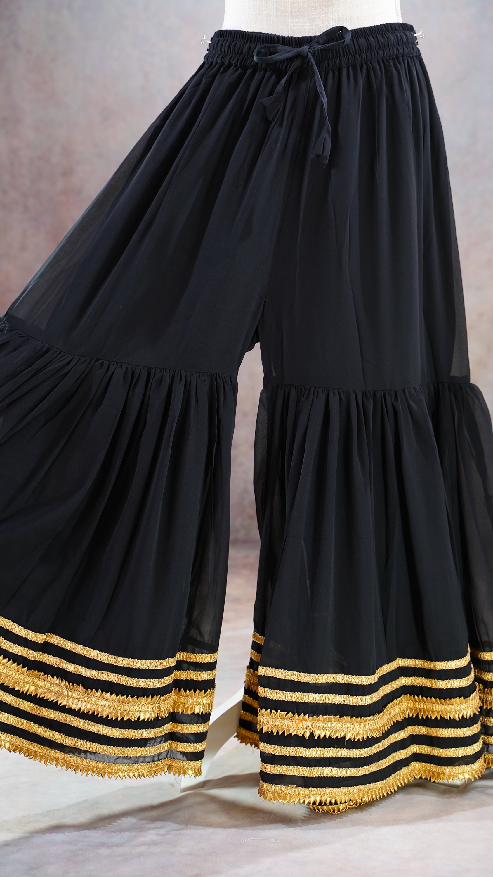 Buy Aanshi FASHION Women Rayon Black Kurti With White Sharara Set Online at  Best Prices in India - JioMart.