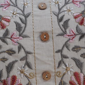 Conjunto Kurti Palazzo de algodón blanco roto puro Khadi / Kurta Salwar bordado / Ropa étnica india / Vestido bordado de algodón para mujer de talla grande imagen 4