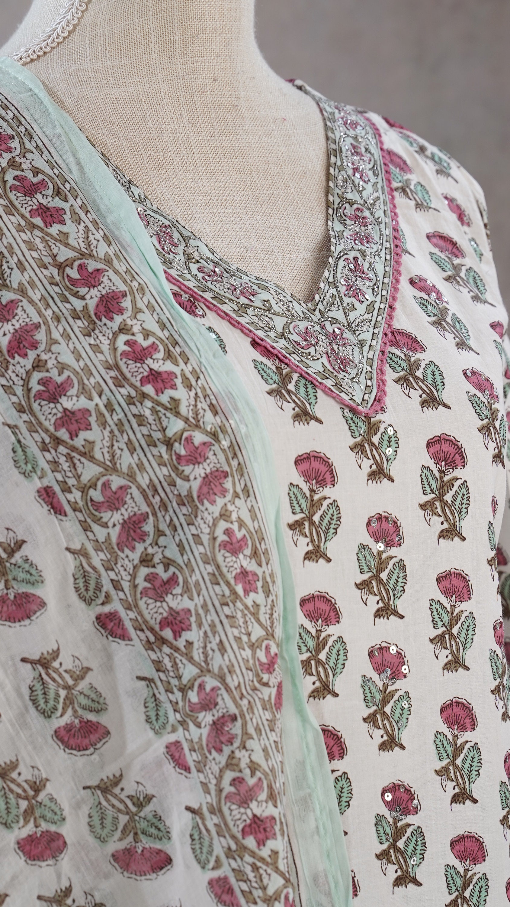 Hand Block Printed Pure Cotton Indigo Damask Pattern Long Kurta with G –  Jaipur Bazar
